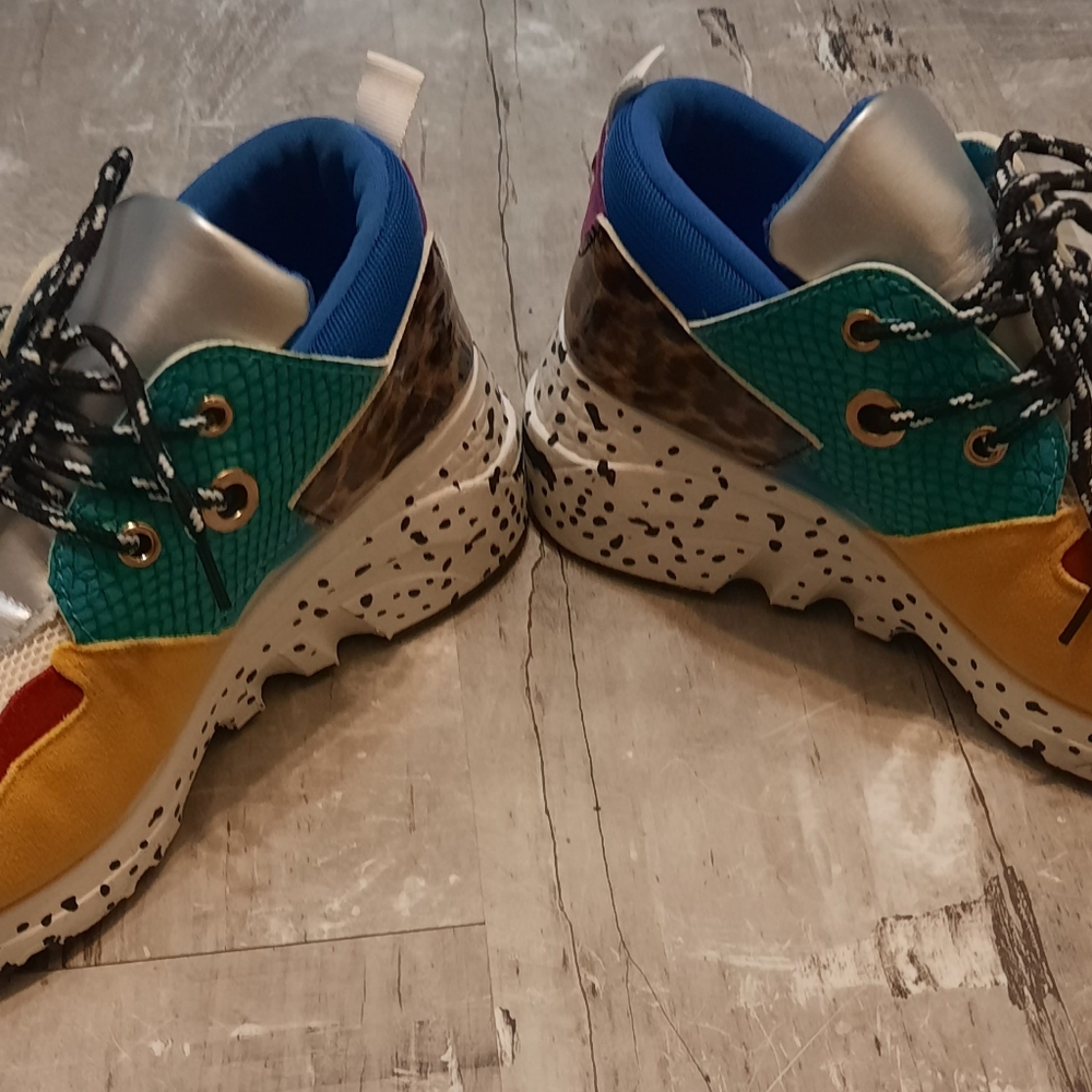 Women's Tennis Shoes